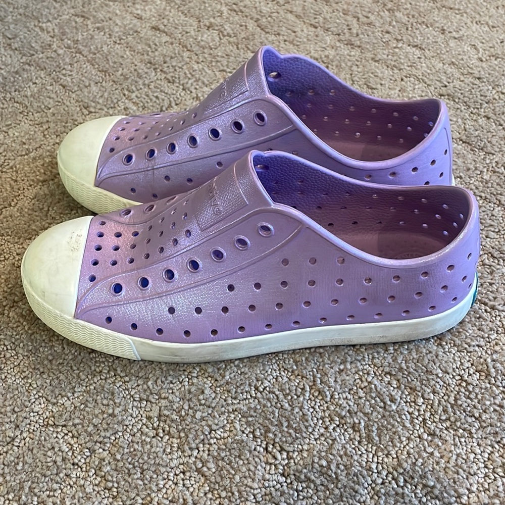 Native Jefferson purple size 3 shoes